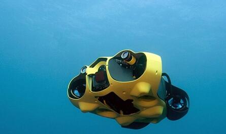 全球首创"潜拍"无人机 轻松捕捉海底景色